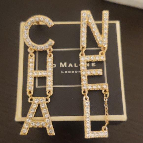 Earrings - Picture 1 of 2